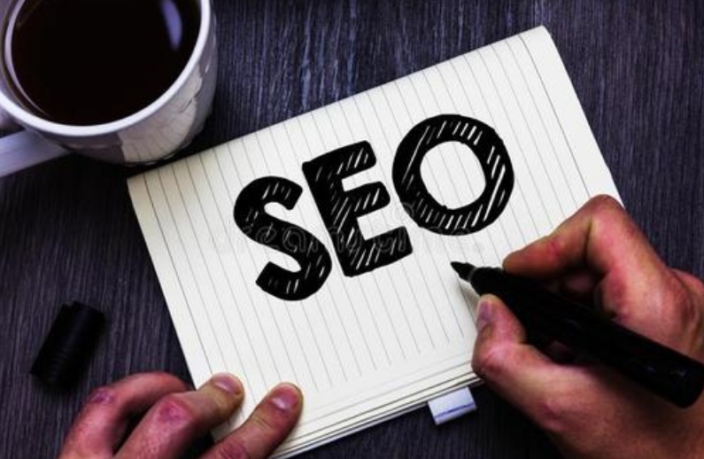 無論是推廣費用還是排名穩(wěn)定性，SEO優(yōu)化都略勝一籌